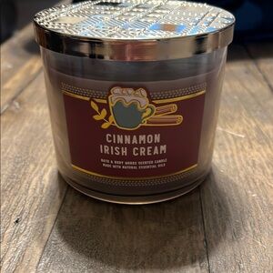 Cinnamon Irish Cream Scented Candle - Brown